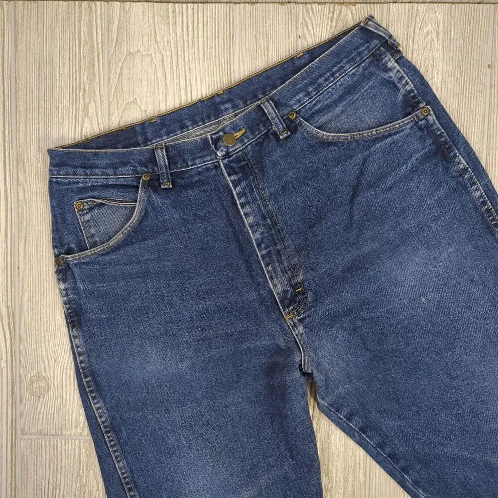 Vintage Wrangler Ruggedwear Men's Size 34x36 Blue Classic Straight Leg Jeans